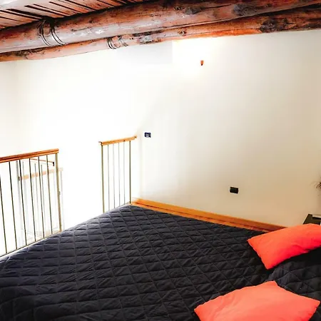 Spicchi Di Sole * نابولي